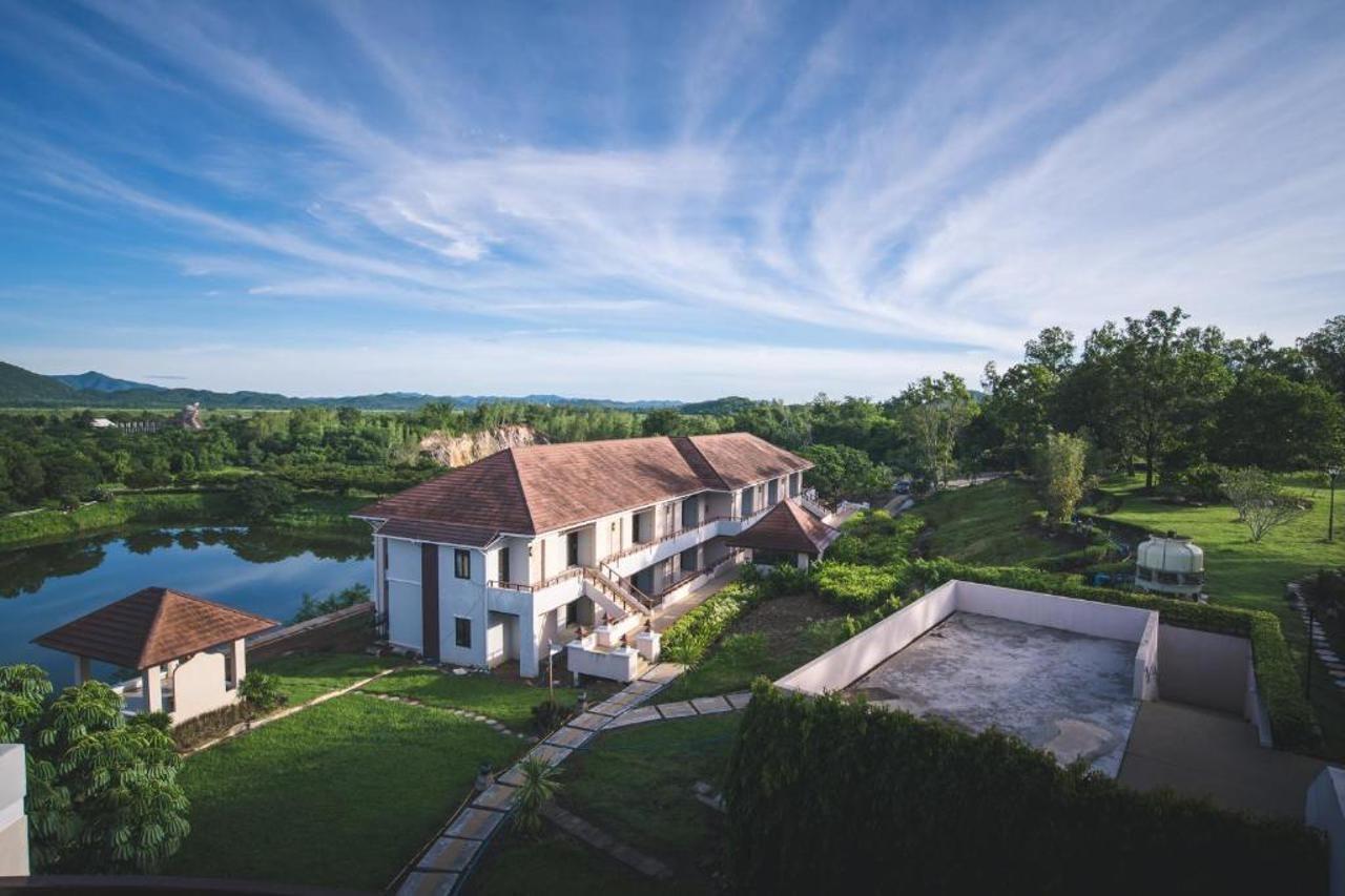 Leaves Valley Resort Nong Ya Plong Buitenkant foto